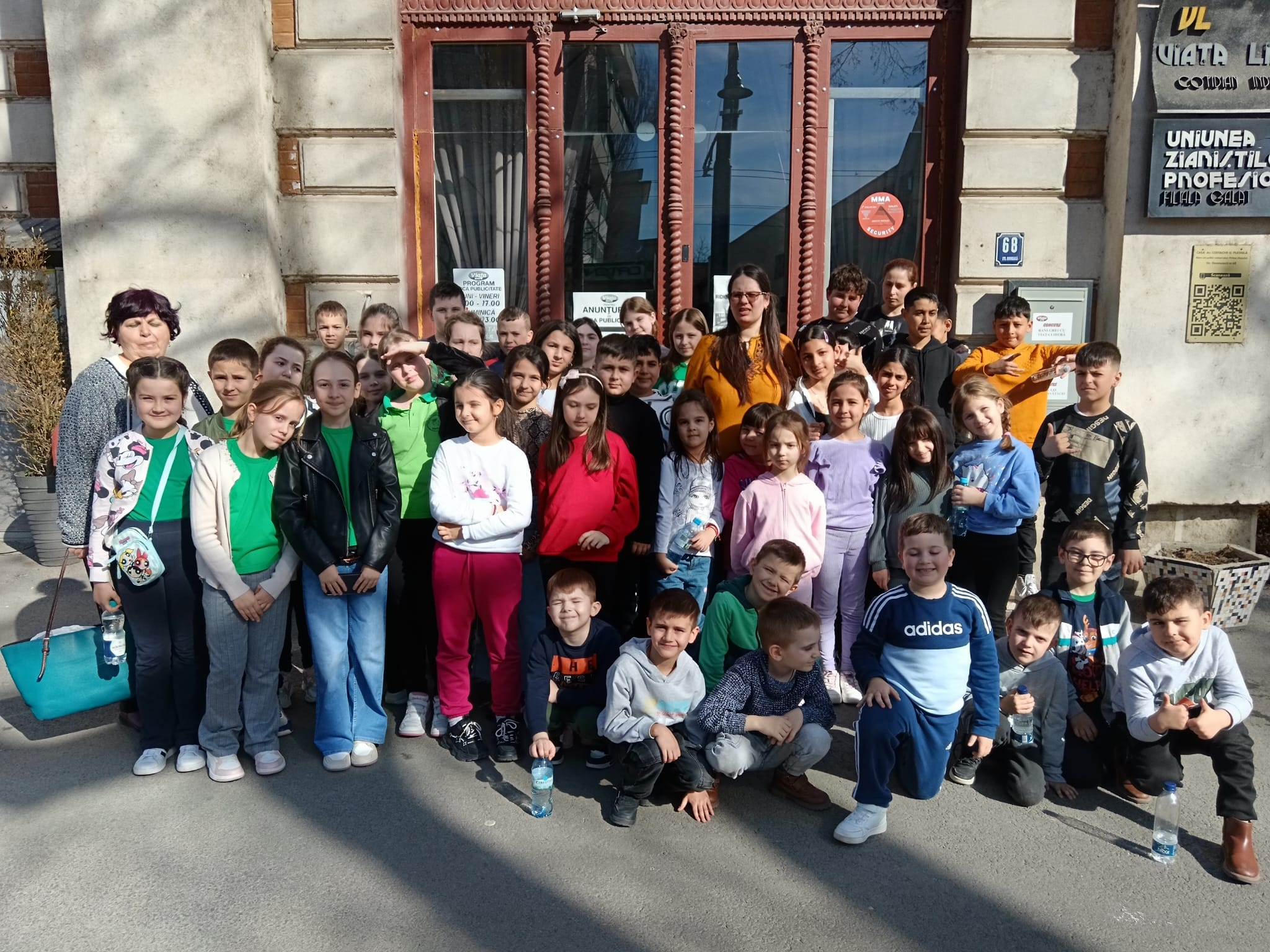 Elevi de la Barcea, la Galaţi pentru o zi. Ce au vizitat cei mici