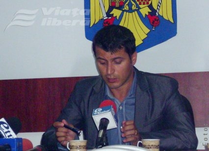 Adio, şefi de post! Bun venit, şefi de secţie!