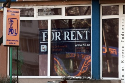 Parlamentarii gălăţeni îşi scot birourile la închiriat