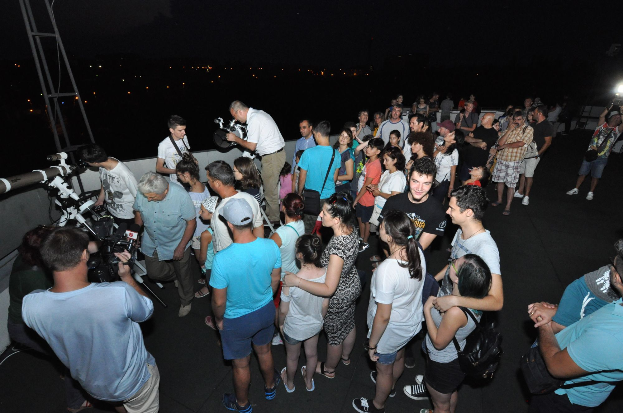 Eclipsa totală de lună, observată la Muzeul de Ştiinţe din Galați