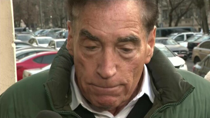 Nu vor bani, nu vor valută/ Însă Petre îi salută