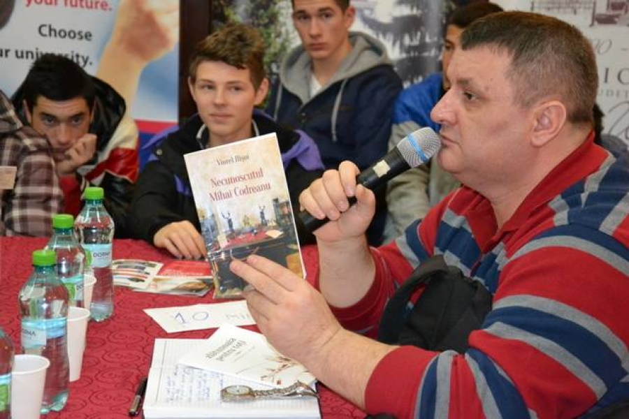 VIOREL ILIȘOI, în dialog cu gălăţenii. ”Domnul Reportaj” îşi lansează vineri cartea