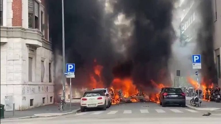 O mașină cu tuburi de oxigen a explodat în centrul orașului Milano