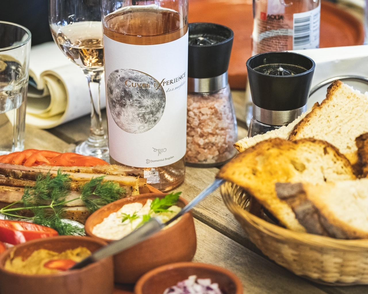 Suntem sinteza gusturilor din trei mari imperii! Gastronomia ne definește la fel de mult ca arta și cultura!