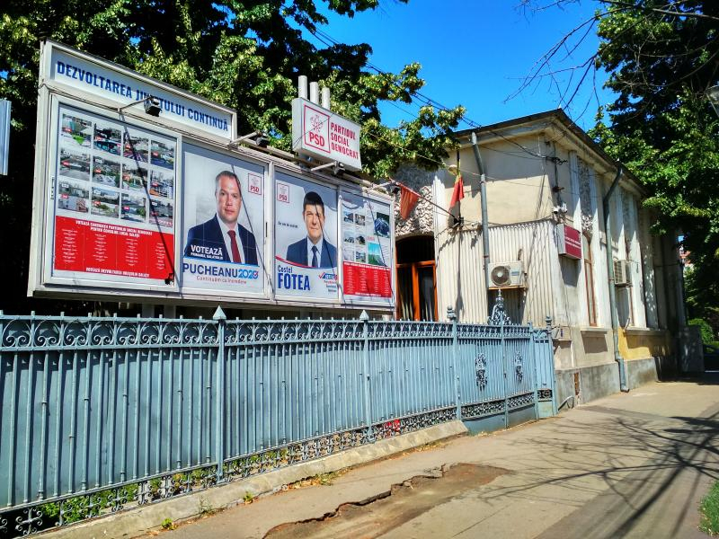 Primarul demolează sediul PSD, pentru o parcare subterană