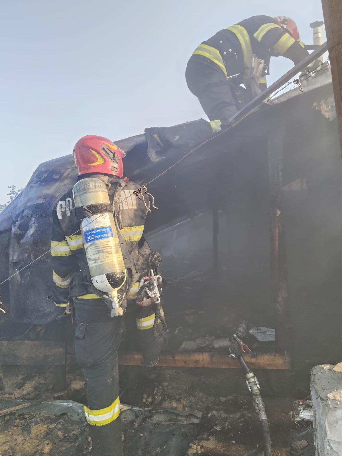 Un bărbat de 73 de ani a murit în urma unei explozii provocate de un scurtcircuit