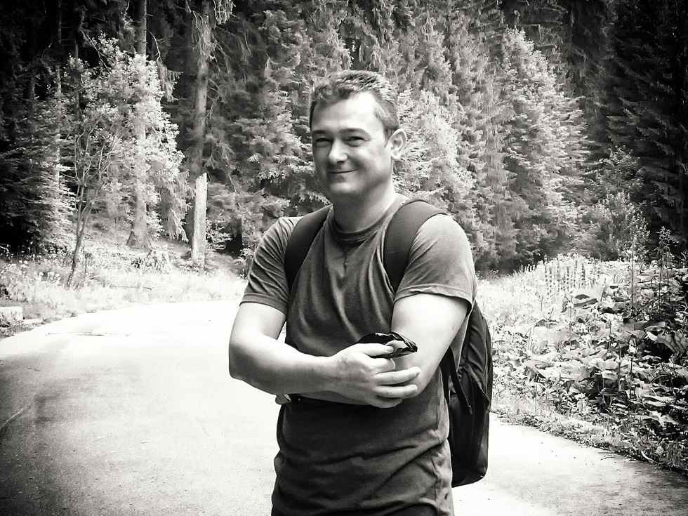 Omagiu al Cenaclului „Noduri și Semne” pentru scriitorul Iulian Mardar