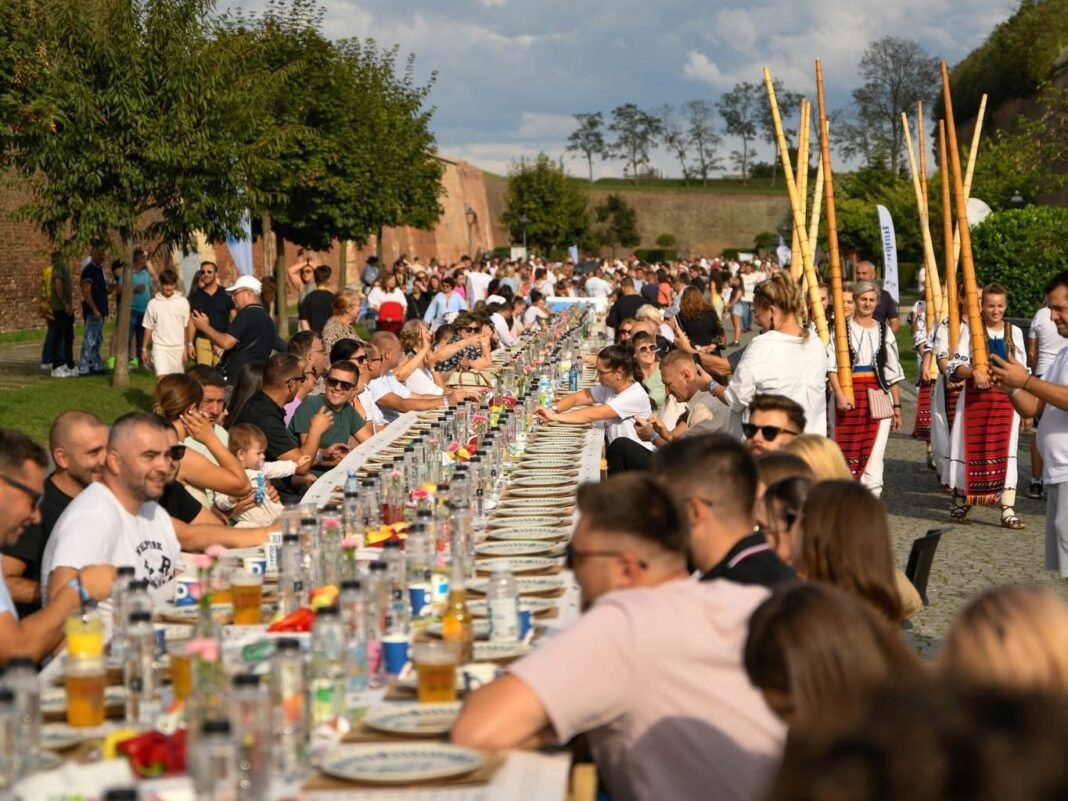 Record mondial prin reciclare, cu ajutorul a 1.000 de voluntari