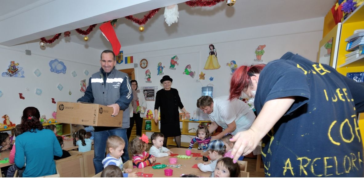 Computere de la ArcelorMittal pentru Grădiniţa Motanul Încălţat