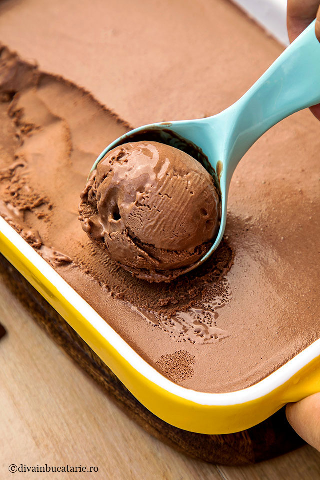Înghețată de ciocolată