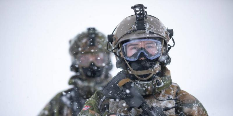 Norvegia trimite militari să păzească uzinele de petrol și gaze