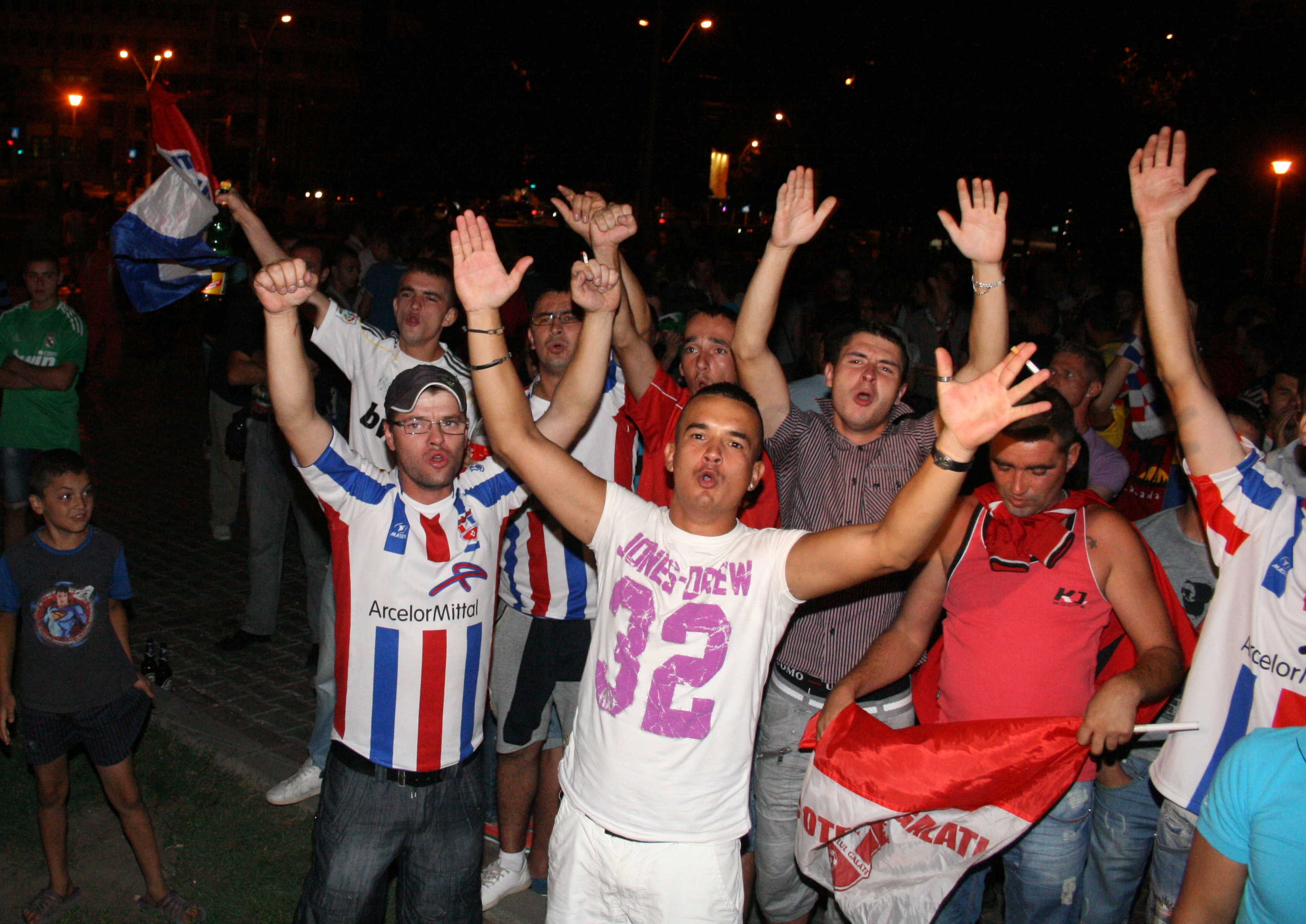 Oţelul - Benfica, proiectat pe un ecran de mari dimensiuni la "Sindicate"