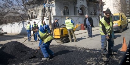 Atenţie, se lucrează şi în weekend 