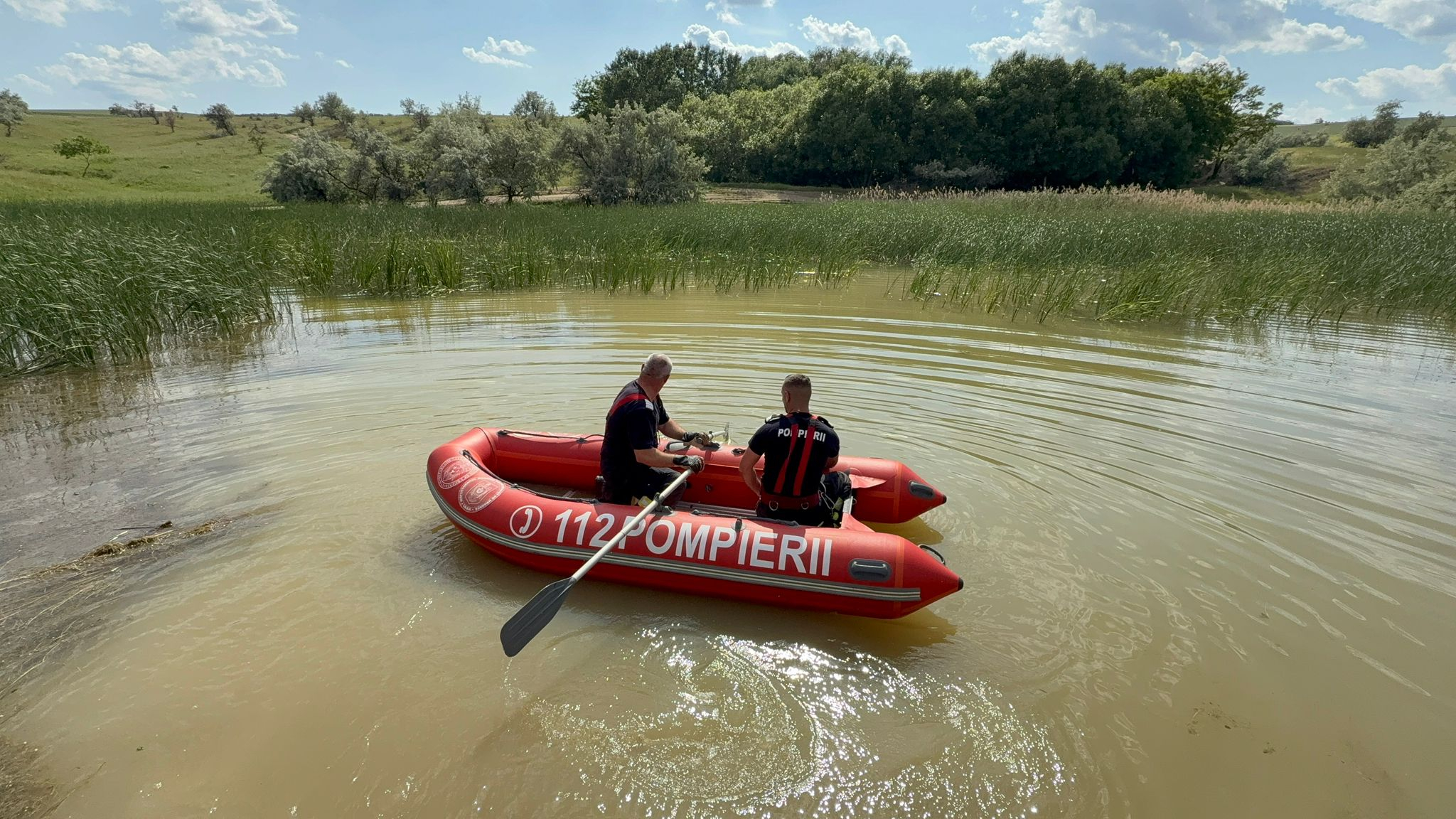 Dispărut şi căutat de pompieri, a fost găsit înecat (VIDEO)