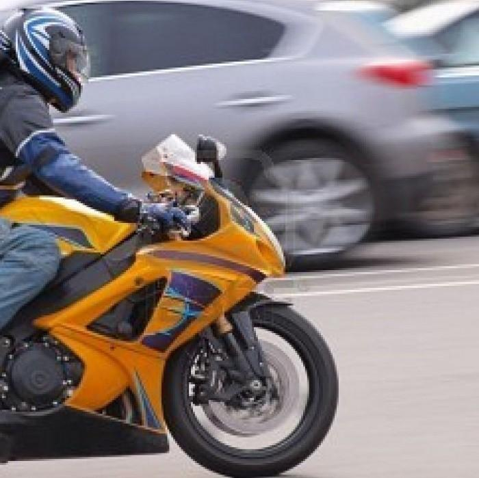 Pericol pe două roţi