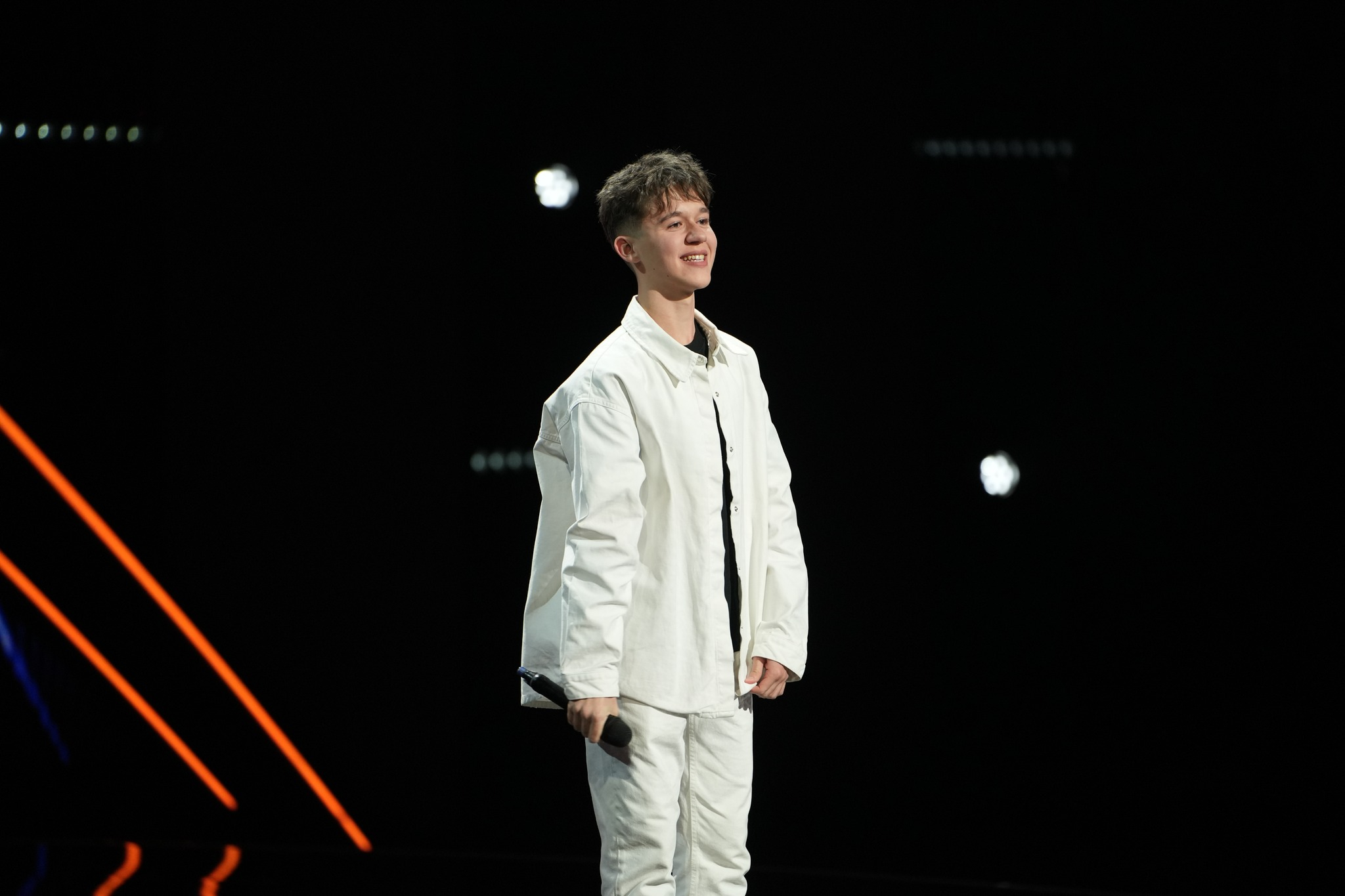 Gălăţeanul George Constantinescu a ridicat în picioare juriul „X Factor” (VIDEO)