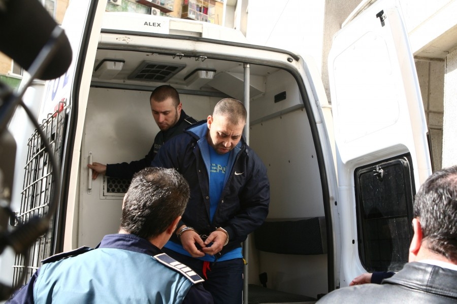 Un PROXENET va sta 11 ani în PUȘCĂRIE după ce s-a aliat cu un fost SUBPREFECT de Galaţi