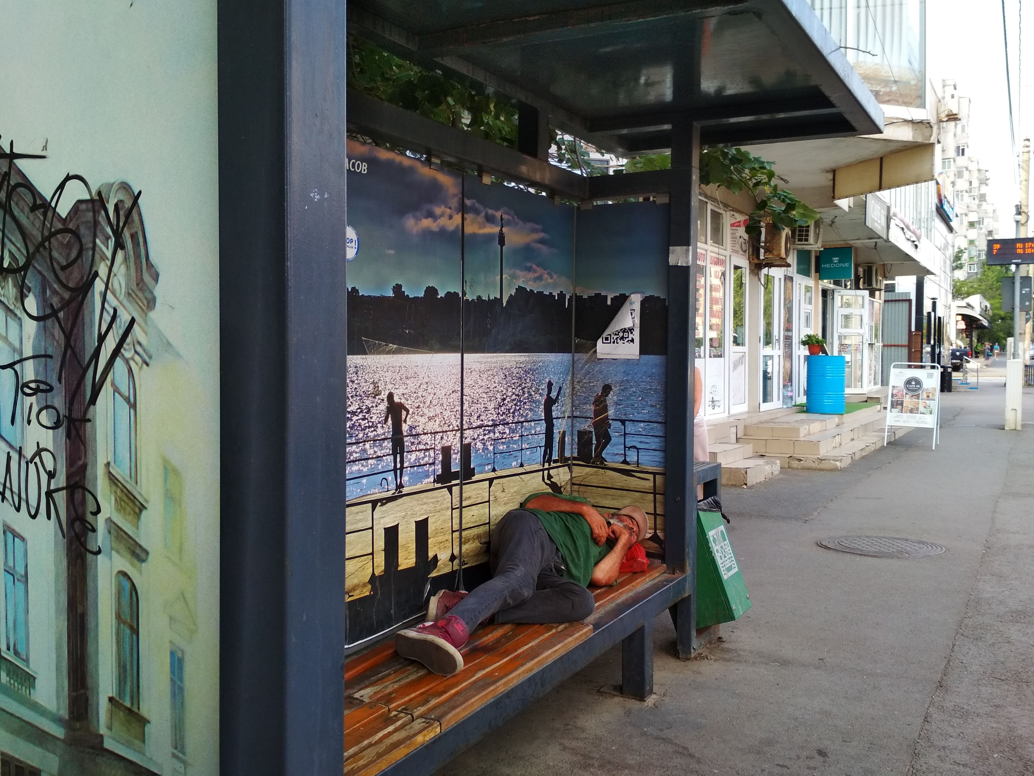 Adăposturile din staţiile Transurb vor fi curăţate și dezinfectate