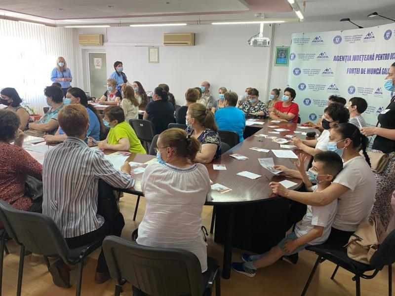 Peste 100.000 de angajări prin ANOFM, în șase luni