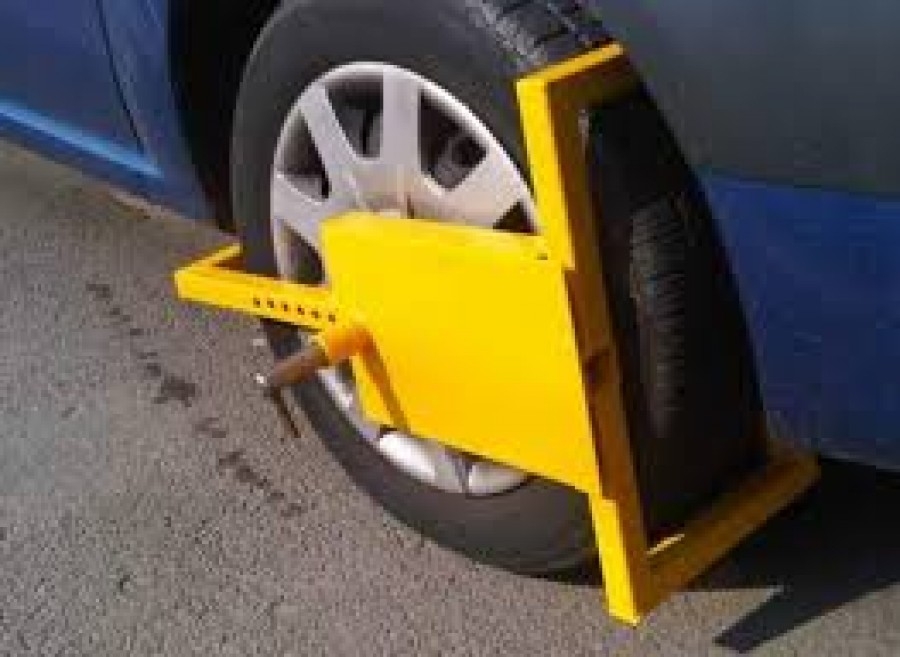 E OFICIAL/ Şoferii gălăţeni care PARCHEAZĂ ILEGAL nu mai riscă să le fie BLOCAT autoturismul