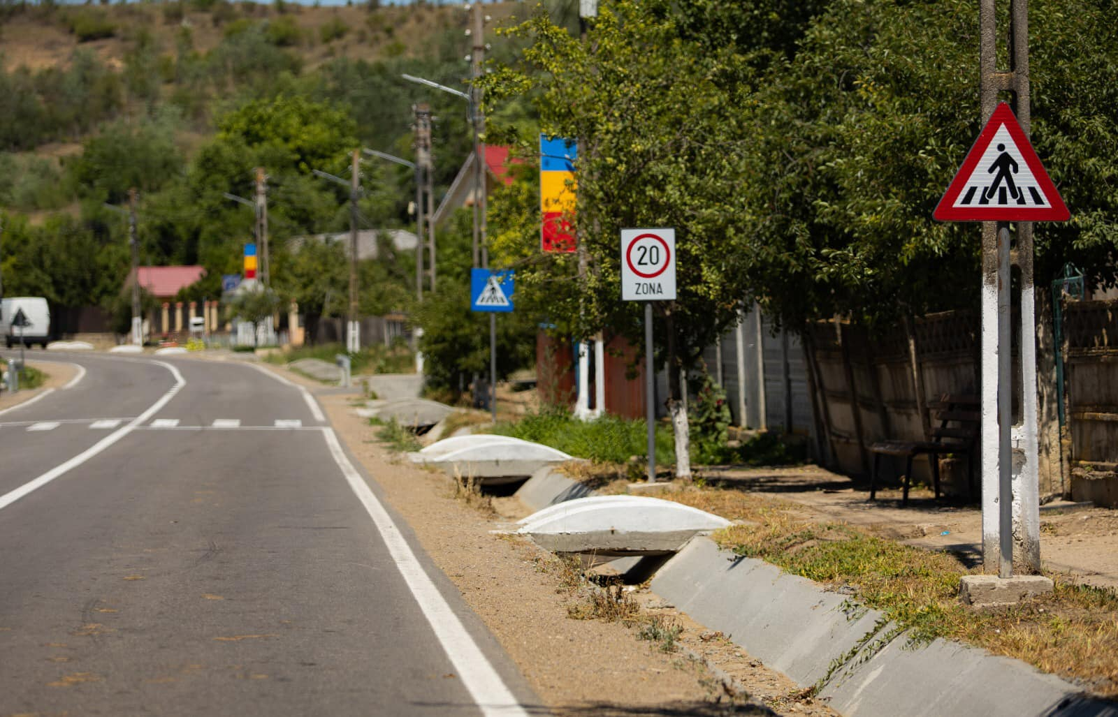 Unde dispar anual 400 de indicatoare rutiere de pe drumurile judeţene