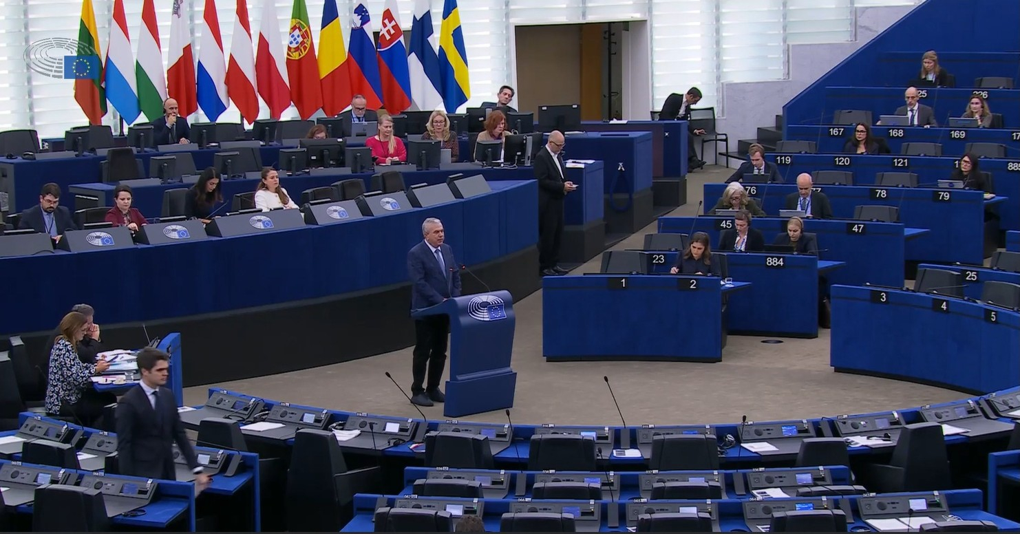 IA-ul nu trebuie să amenințe locurile de muncă sau viața privată. Mesajul unui gălățean în Parlamentul European