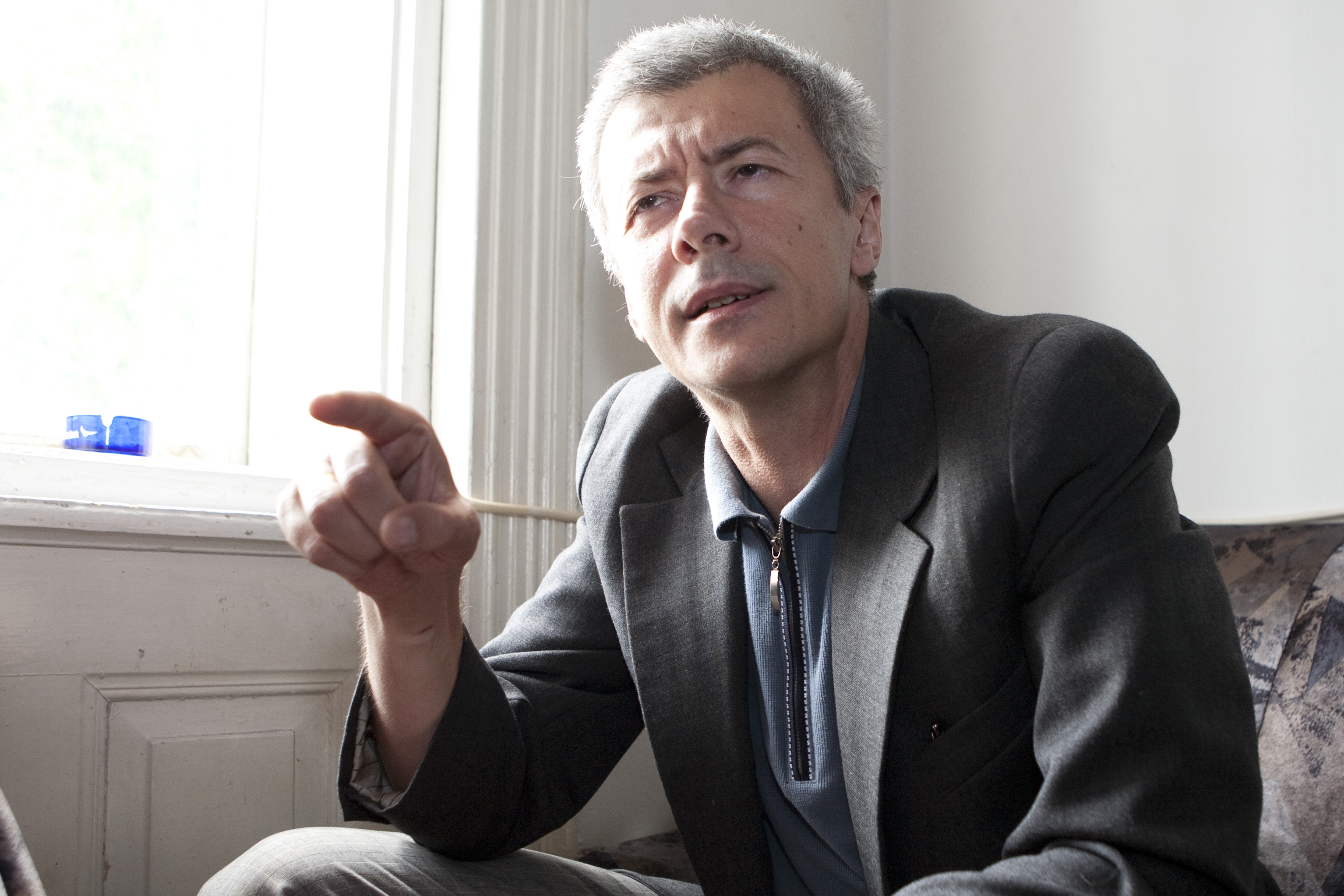 Sondajul Asociaţiei "Sens" - "Nu e manipulare, este un examen de democraţie"