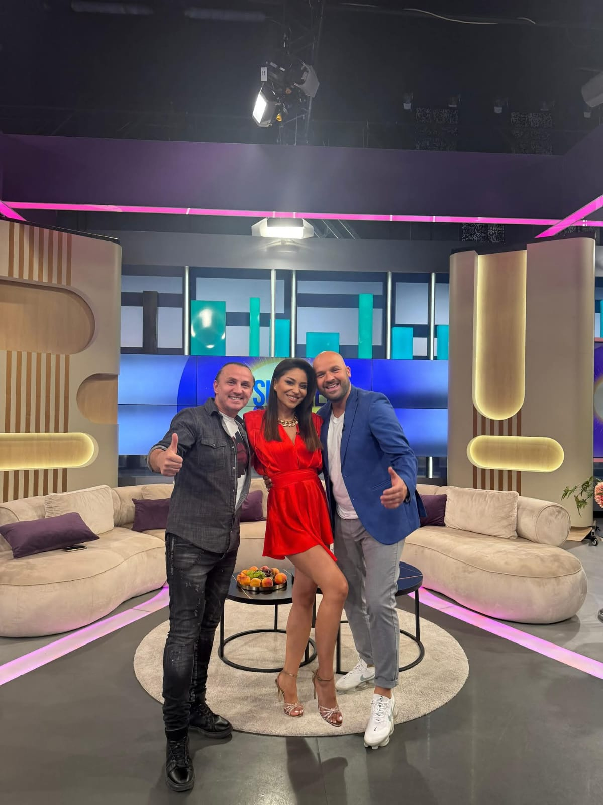 Tupeu, obrăznicie și-o mică hoție