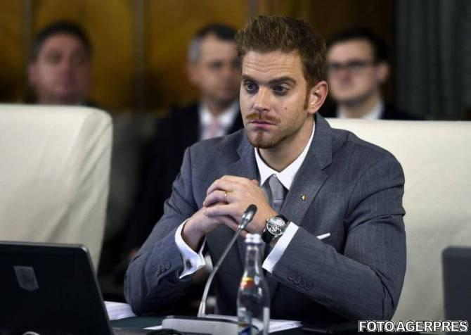 Fostul ministru Ilan Laufer, audiat de polițiști