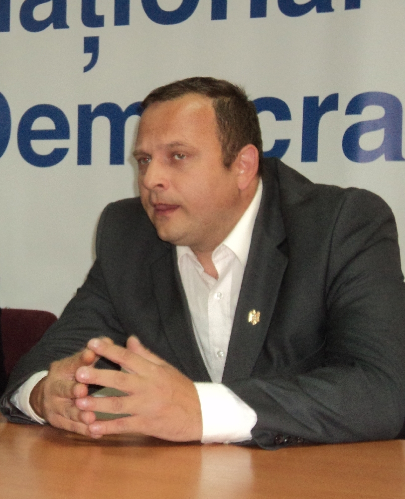 Fenechiu o vrea pe Simona Hapeci la PND