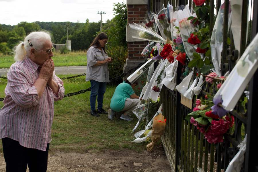 Ceremonie de înmormântare privată pentru Alain Delon