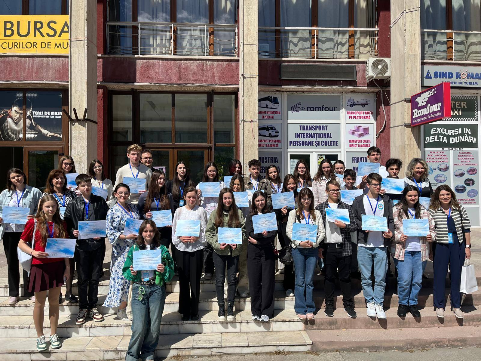 12 distincţii pentru 12 dintre elevii gălăţeni participanţi la Olimpiada Naţională de Limba engleză