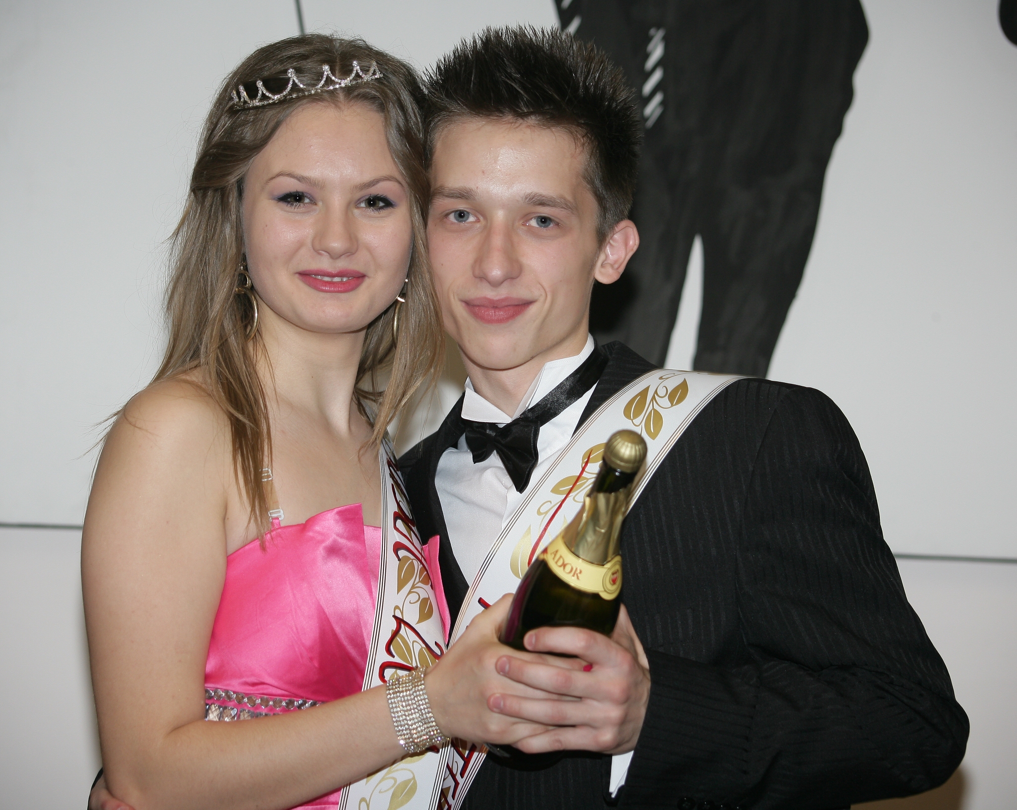 Balul Bobocilor la "Carol Davila" - Câştigători la spectacolul frumuseţii