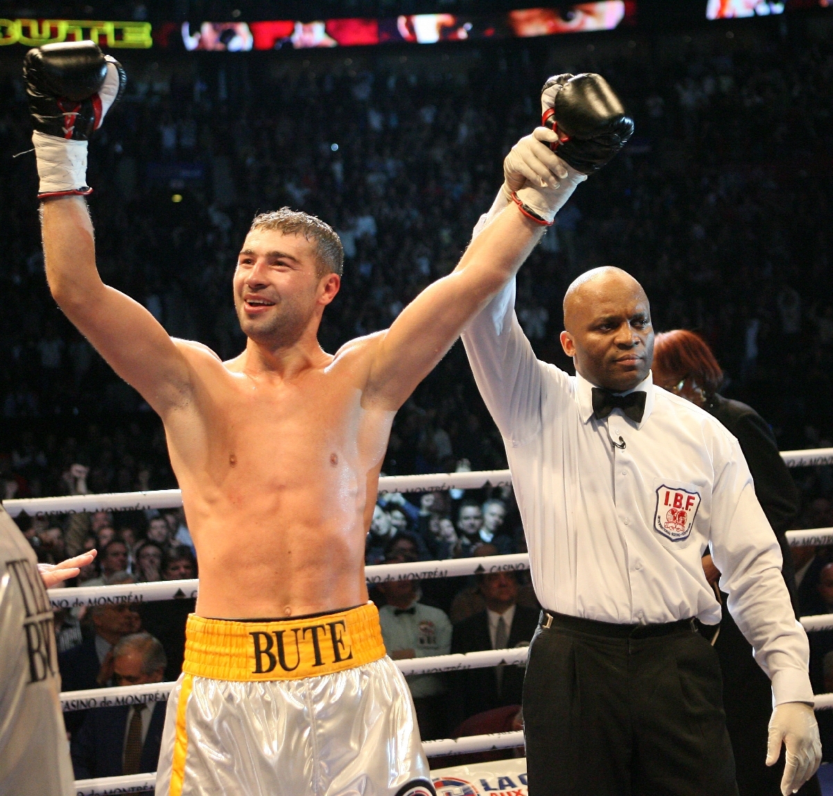 Campania „Viaţa liberă - 25 de ani”/ Lucian Bute este "Sportivul gălăţean al ultimului sfert de veac"