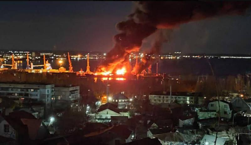 Navă rusească de asalt, distrusă într-un port din Crimeea