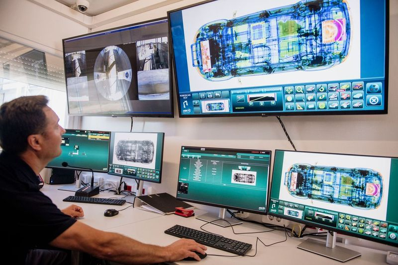 Centru de analiză imagistică vamală