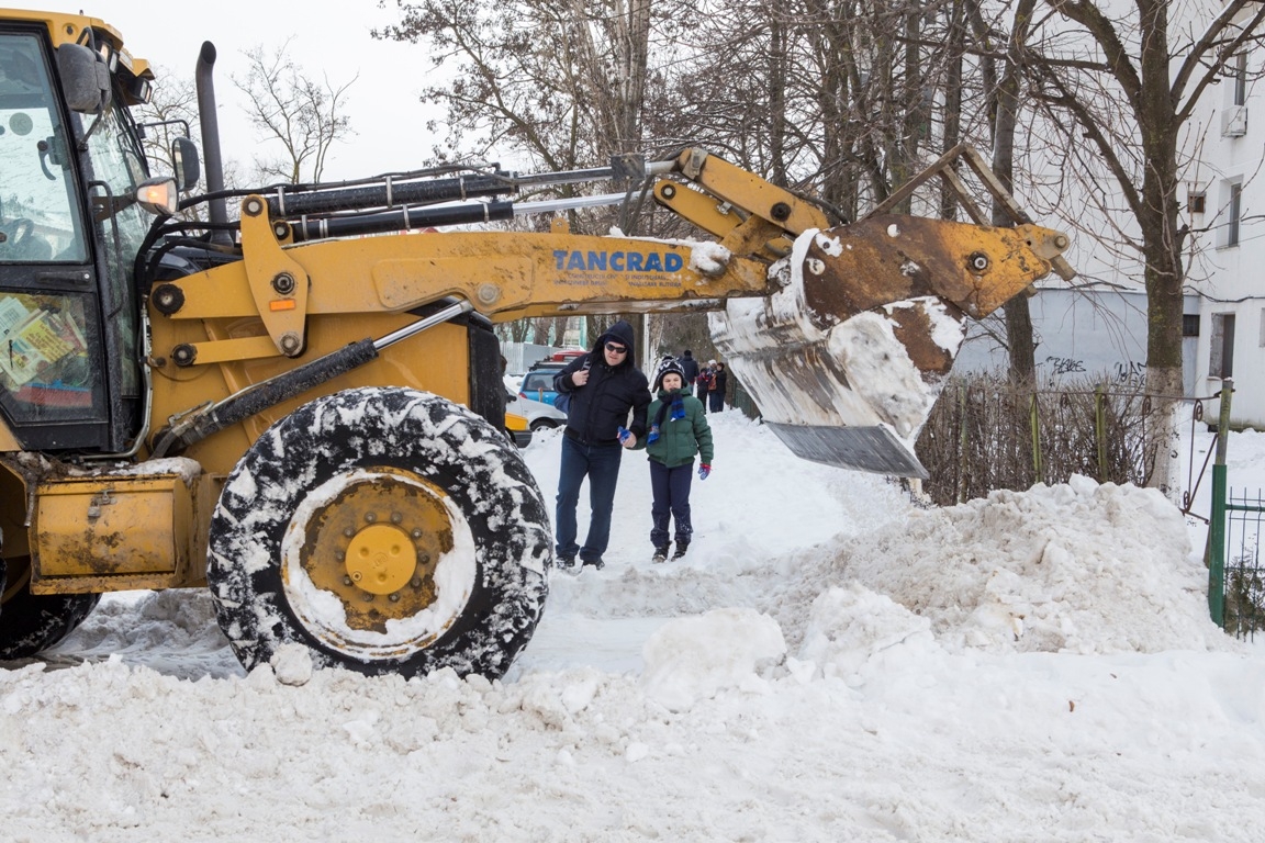 GALAŢIUL încă se LUPTA CU ZĂPADA, în a ŞAPTEA ZI după ninsoare (FOTO&VIDEO)