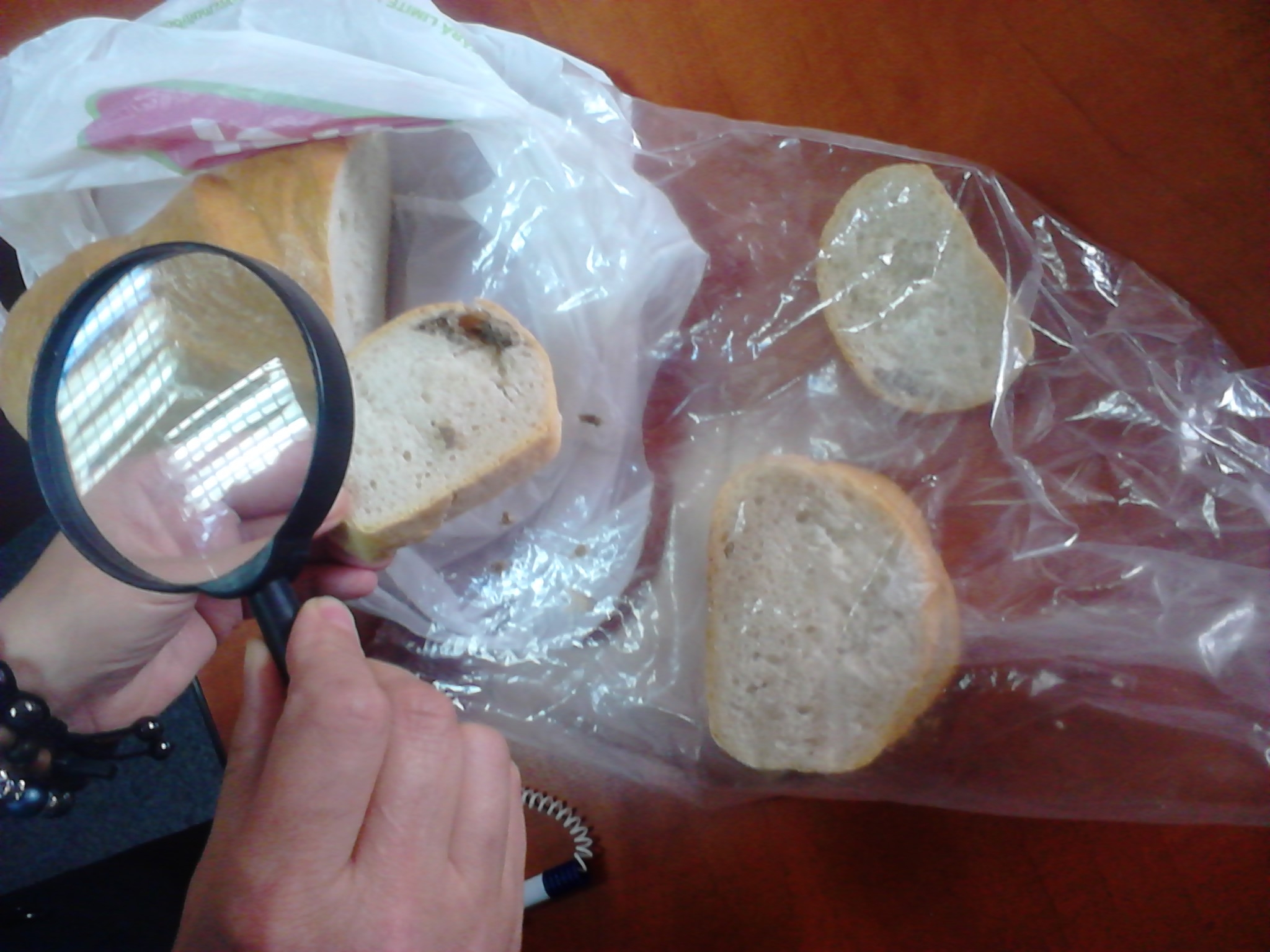 Ce mai găsim la magazin prin Galaţi? Pâine cu surprize!