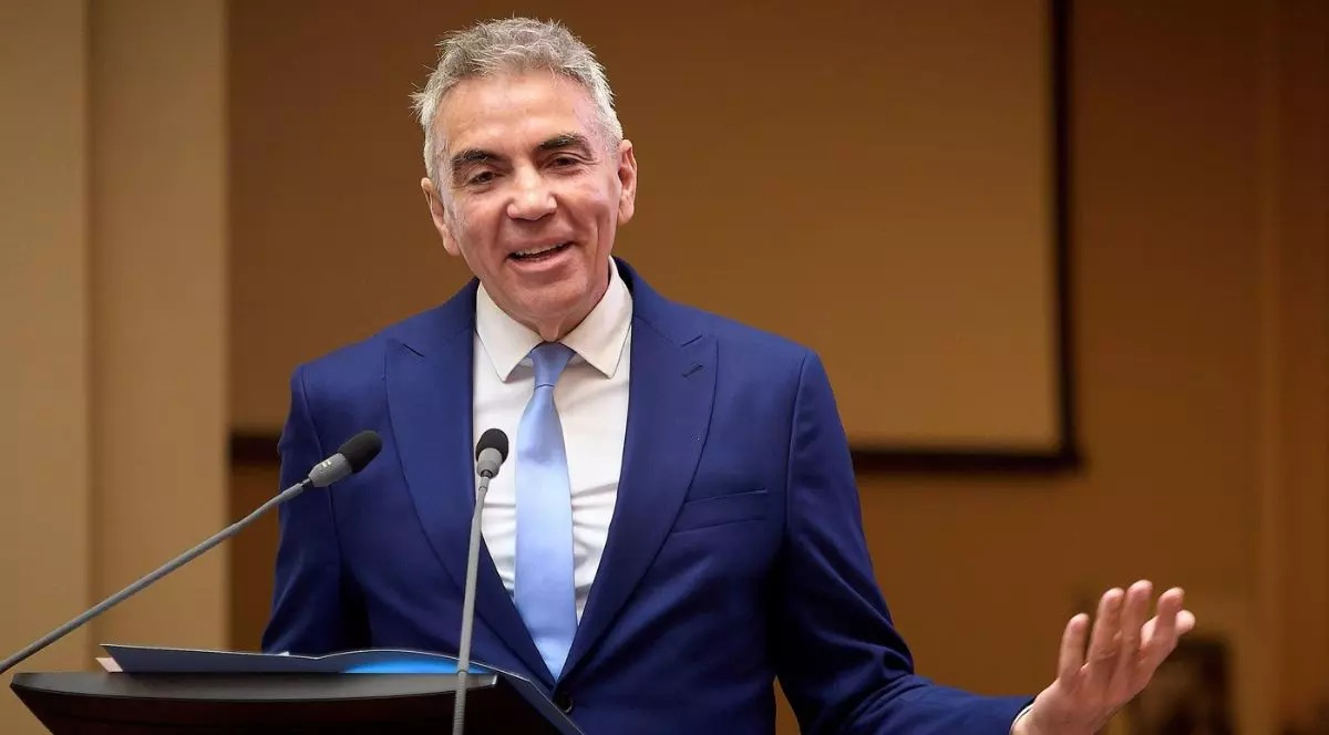 Decretul pentru eliberarea din funcție a lui Dragoș Anastasiu, semnat vineri