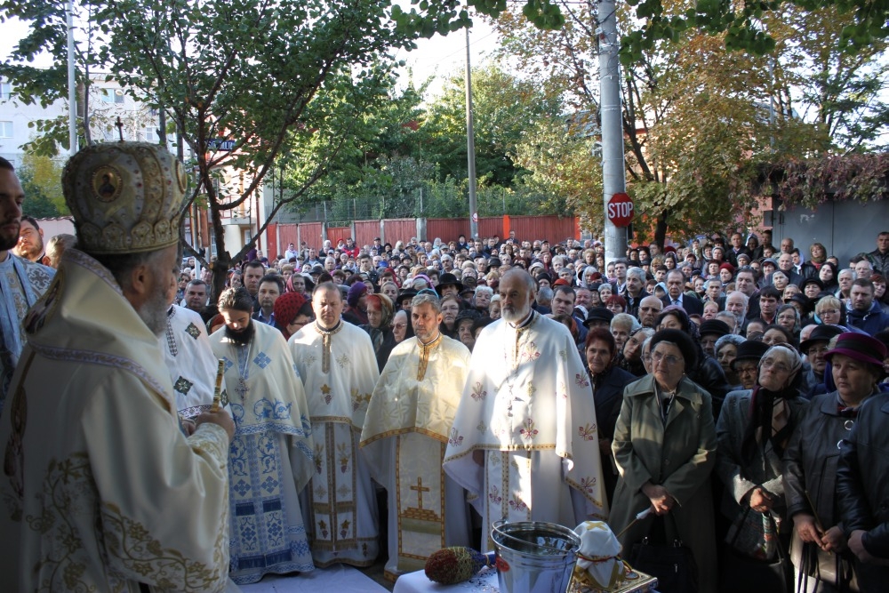 Un nou lăcaş de rugăciune, în Micro 17