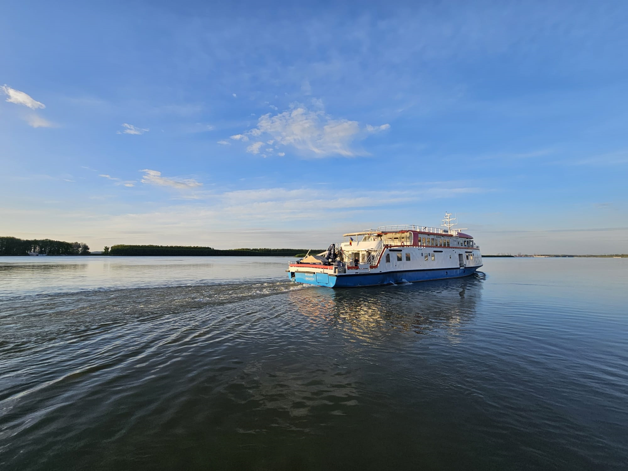 Nava „Rexdan”, într-o nouă expediție de cercetare pe Dunăre