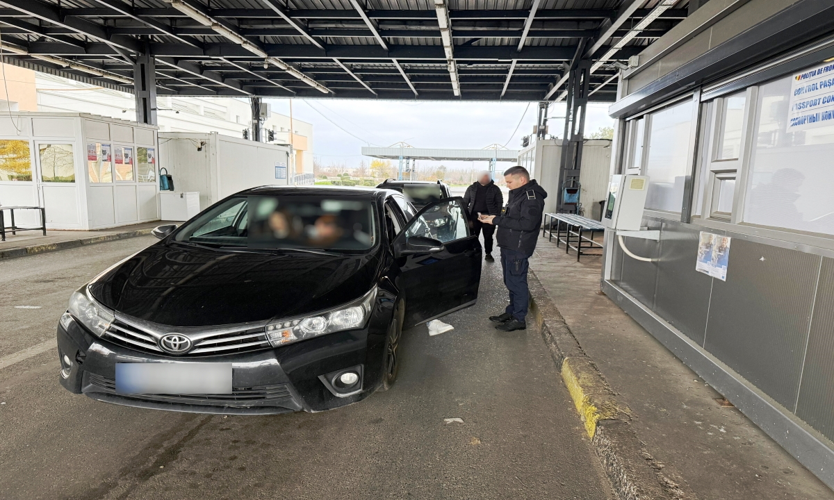 Ucrainean prins la frontieră cu permis de conducere fals