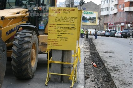 Maşini blocate în parcare de şanţul ISPA