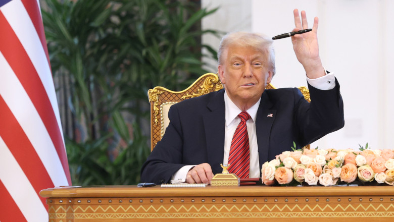 Semnătura lui Donald Trump va apărea pe bancnotele americane