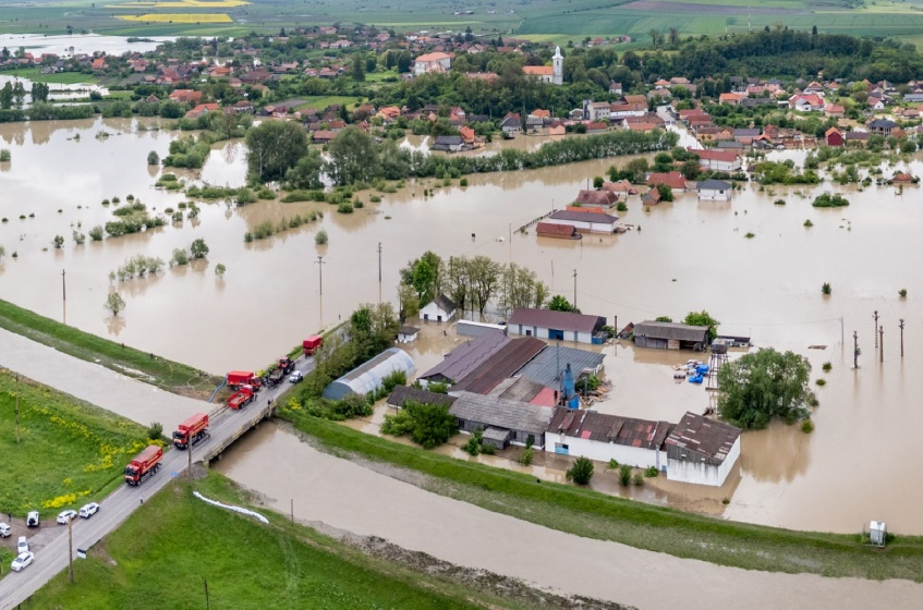 Ajutor gălăţean pentru localitățile afectate de inundații din Covasna
