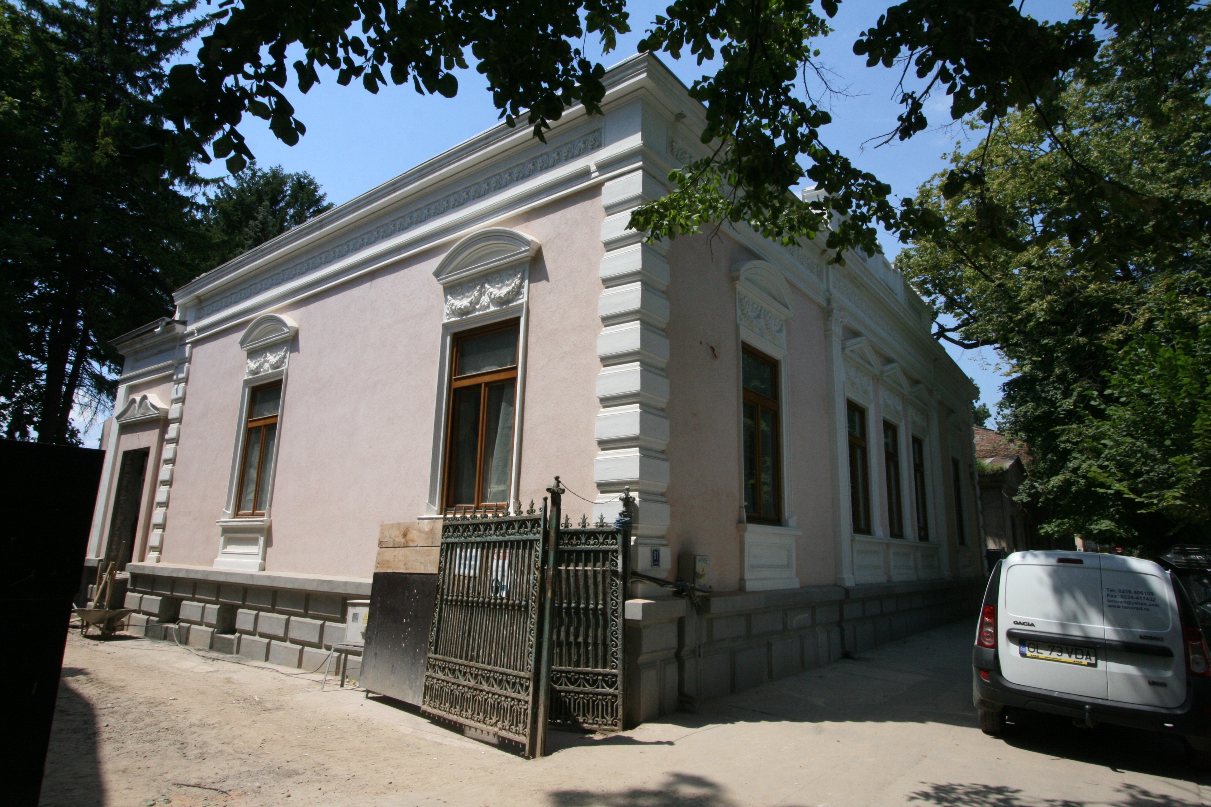 Bani pentru Centrul Multicultural: Racordarea la gaz a clădirii costă aproape 35.000 de lei