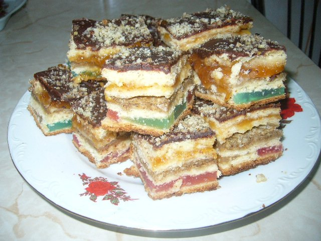 Prăjitură "Mozaic" cu nucă și rahat