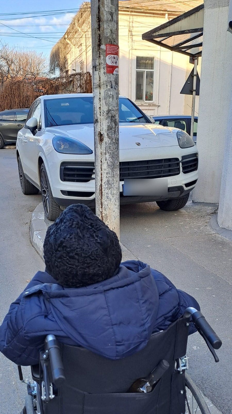 Poza zilei. Când mastodonţii nu mai au loc pe stradă