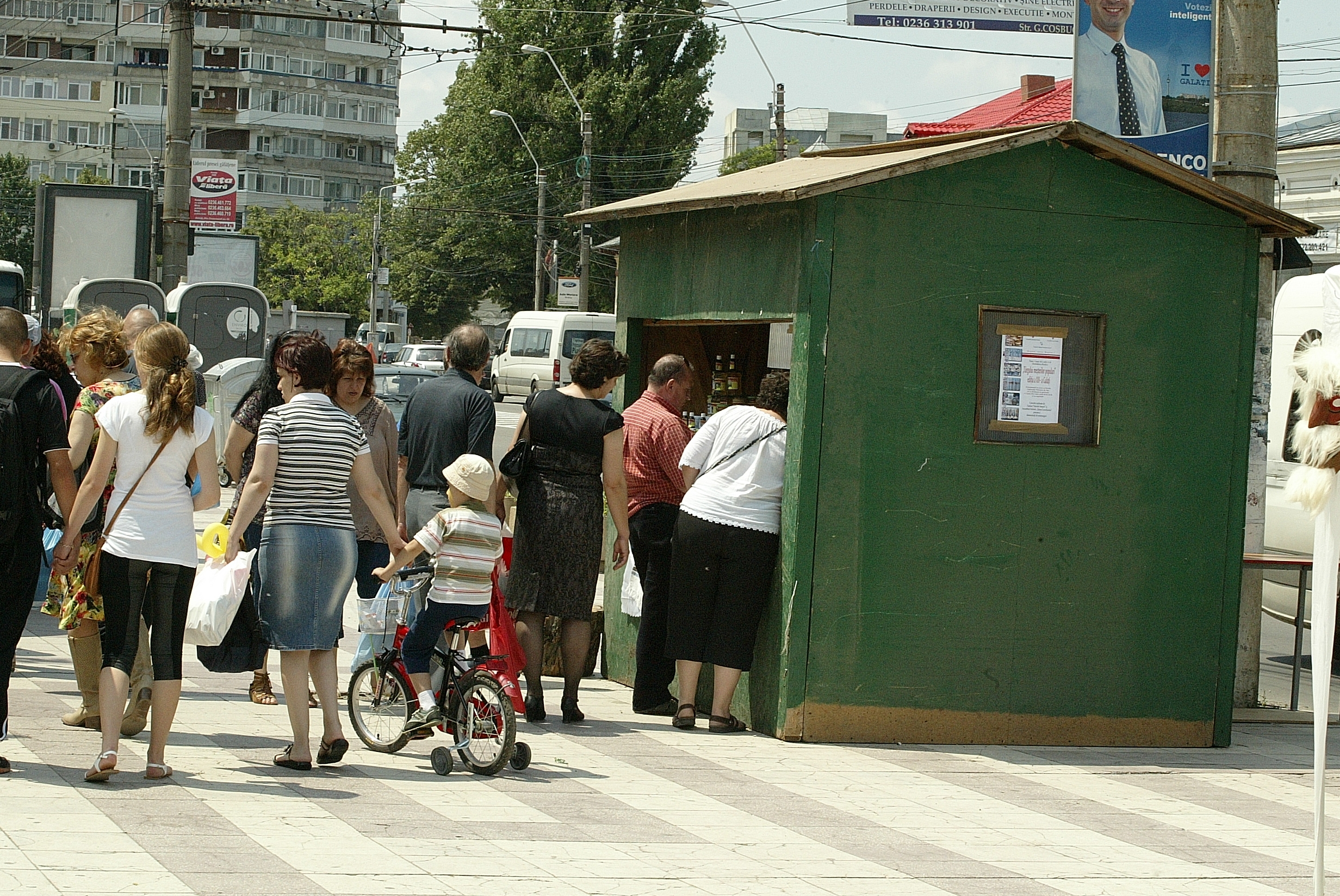 Vezi care e atmosfera la Târgul Meşterilor populari! - Meşteşug şi artă în căsuţe de tot râsul!