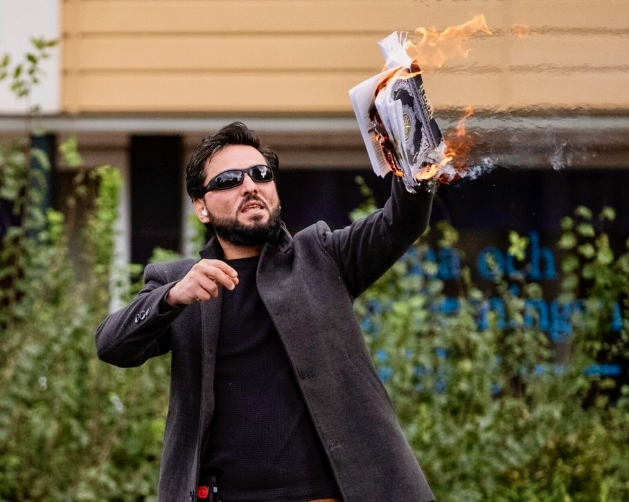 Arderea Coranului, echivalentă cu incitarea la ură